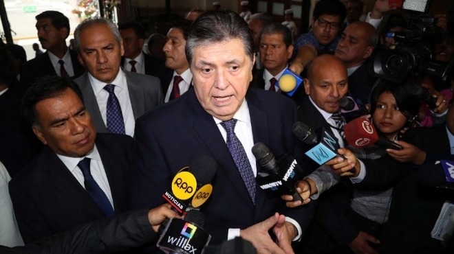 Бившият перуански президент Алан Гарсия почина в болница в Лима
