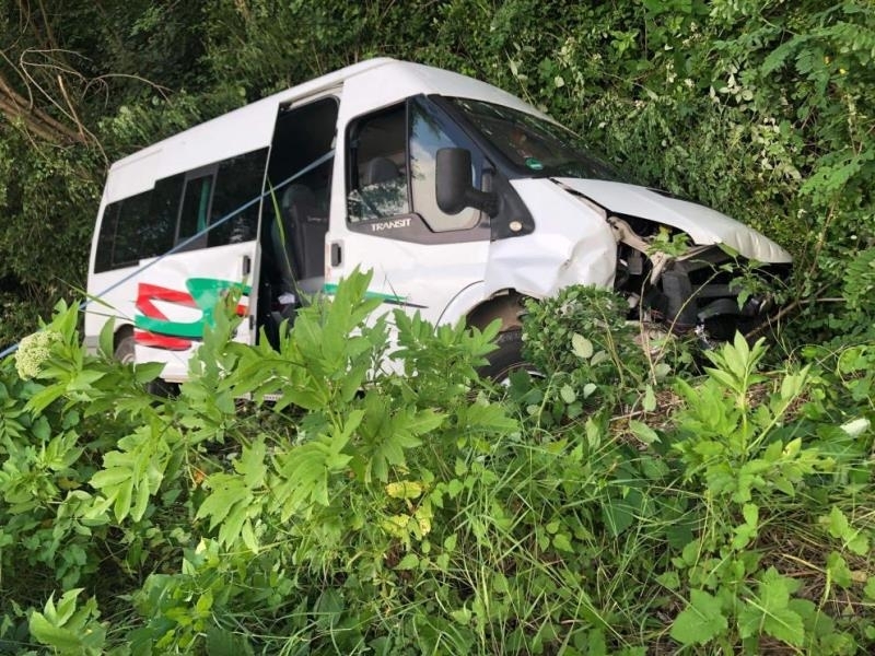 Полицаи са намерили откраднат бус катастрофирал на Е 79 между Враца