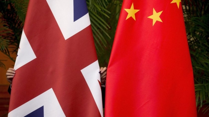 Посланикът на Китай в Лондон обвини Великобритания в груба намеса