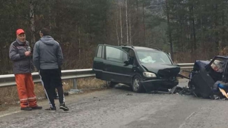 Трима души са пострадали при катастрофата на пътя между Разлог