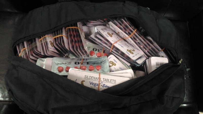 Мобилен митнически екип от Митница Лом задържа 980 блистера таблетки