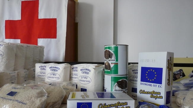 Българският Червен кръст започна поетапното предоставяне на индивидуални пакети с