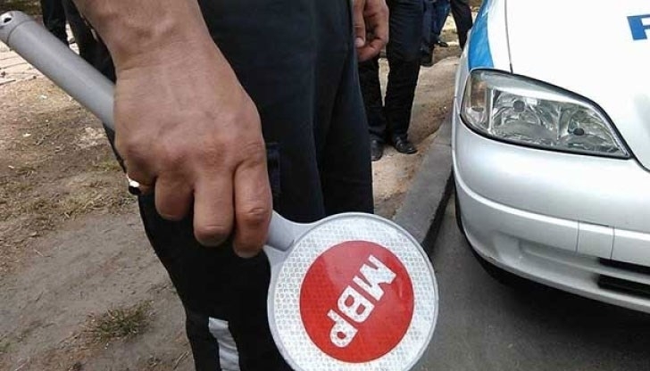Полицаите спипаха младеж с нередовен автомобил във Видинско съобщиха от