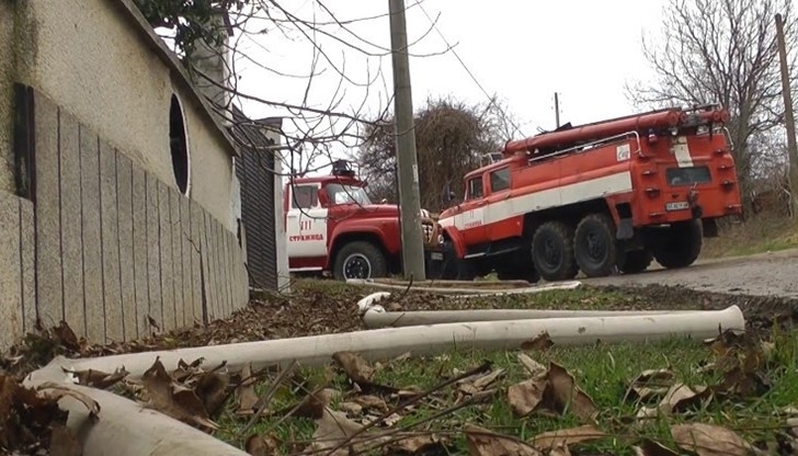 Пожар е вилнял в имота на баба в Монтанско, съобщиха
