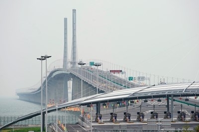 Най дългият морски мост в света бе открит днес в Китай