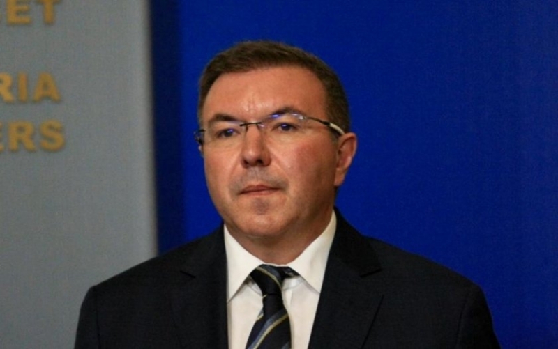 Здравният министър Костадин Ангелов ще предложи удължаване на извънредната обстановка,
