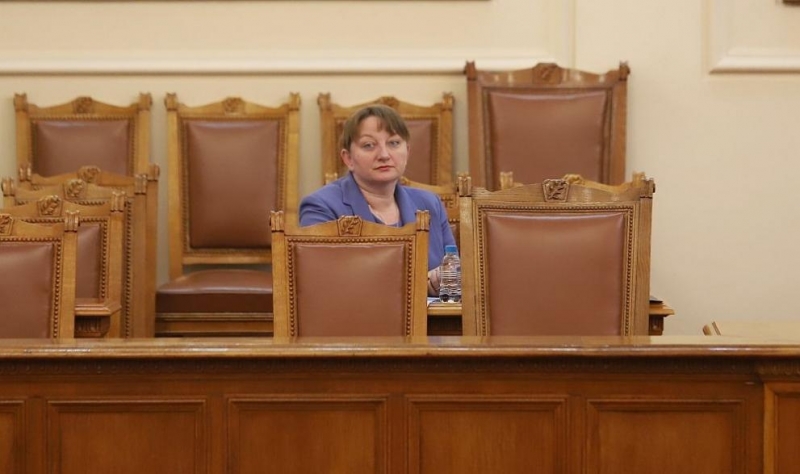 Социалният министър Деница Сачева съобщи пред медиите в Министерския съвет