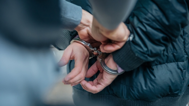 Полицай на столичното Второ РУ задържа криминално проявен и вече