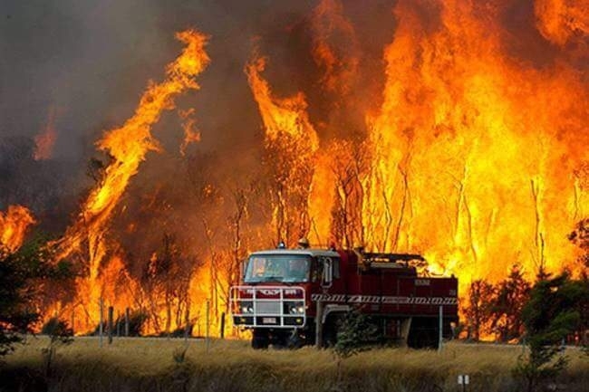 За няколко пожара в Гърция съобщават местни медии Тази сутрин