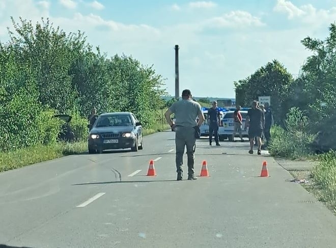 Кола и мотоциклет се удариха във Врачанско мотористът е бил