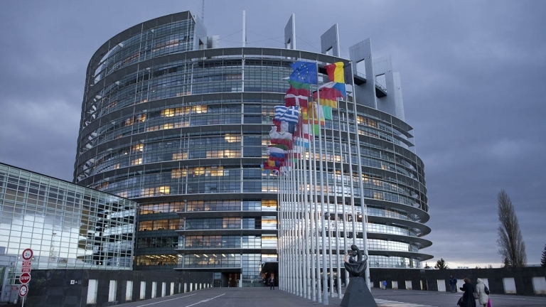 Докато евродепутатите се готвят да обсъждат сексуалното насилие, политиките и