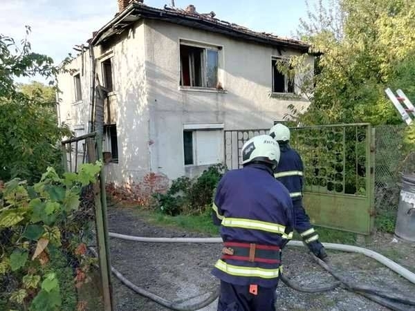 Пожар вилня в къща във Видиннско, съобщиха от МВР. Инцидентът