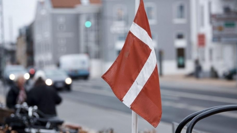 Дания затваря всички детски градини училища и университети за срок