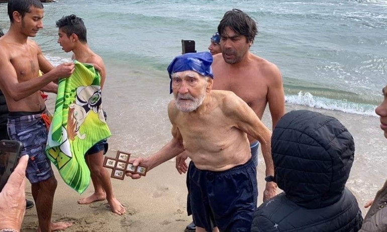 Най възрастният спасител в Синеморец хвана кръста в ритуала на Богоявление