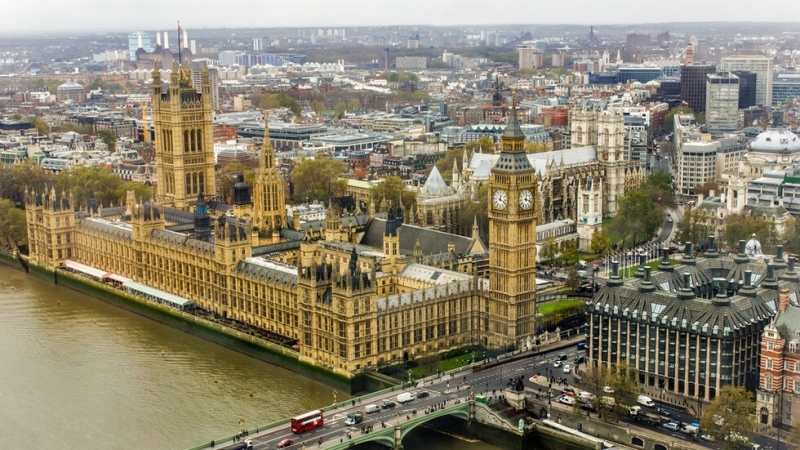 Британските депутати трябваше да напуснат сградата на парламента след аларма