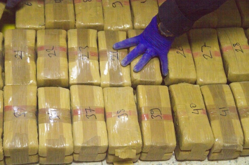 Испанската полиция съобщи днес че е открила четири тона кокаин