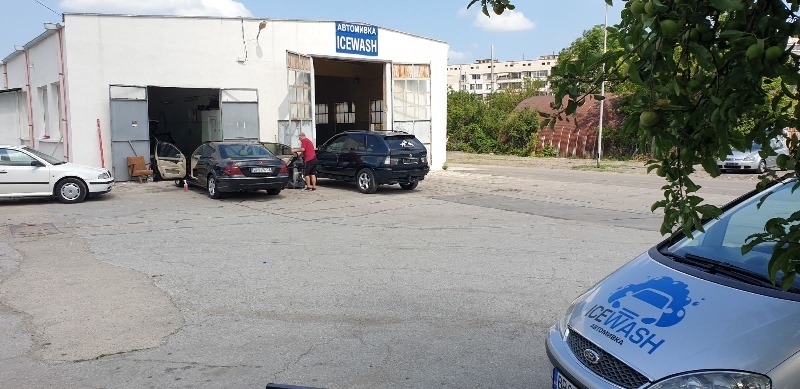 Популярната автомивка Ice Wash във Враца отскоро е на нов