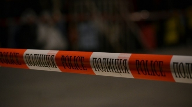 Разследващите полицаи са открили ножа с който е бил зверски