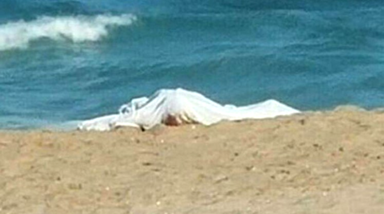 Тяло на жена е изплувало на плажа във Варна. Предполага