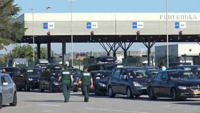 Десетки полицаи от Румъния Унгария и Австрия се включват в