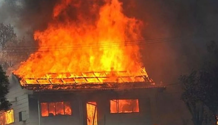Служители на реда от Берковица изясняват причините за пожар в