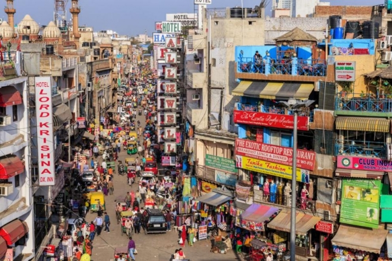 Общественият транспорт в индийската столица ще стане безплатен за жените за да