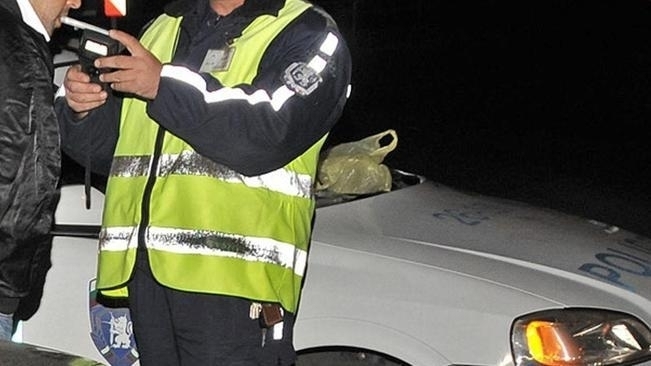 Пиян монтанчанин бе заловен зад волана на кола във Враца,