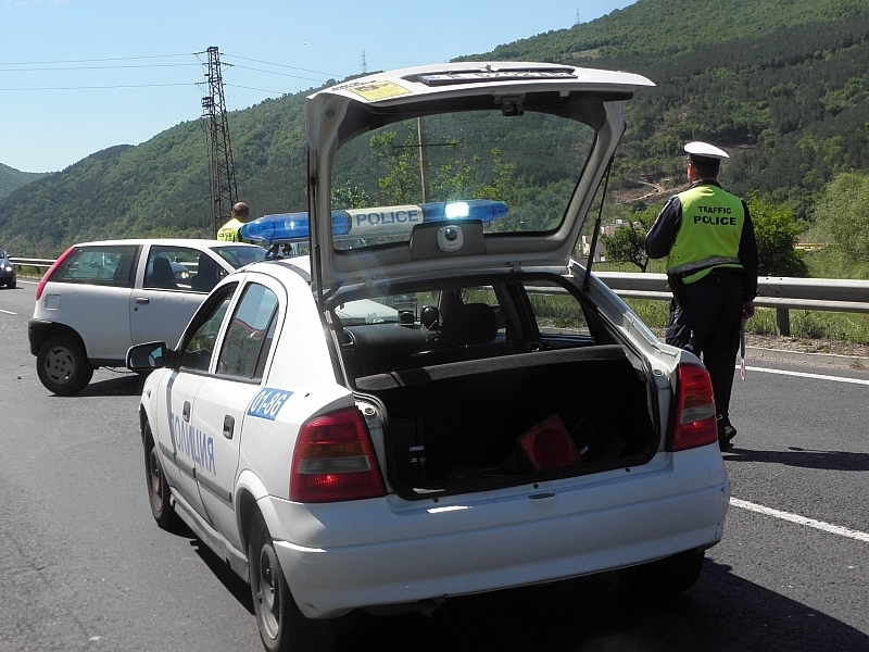 Двама нередовни шофьори са били хванати да карат във Врачанско,