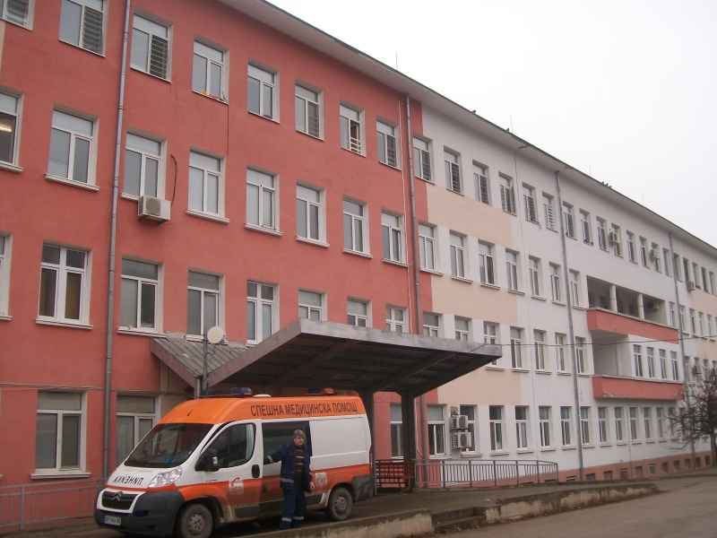 Двама ученици стреснаха лекарите от Враца след като били закарани