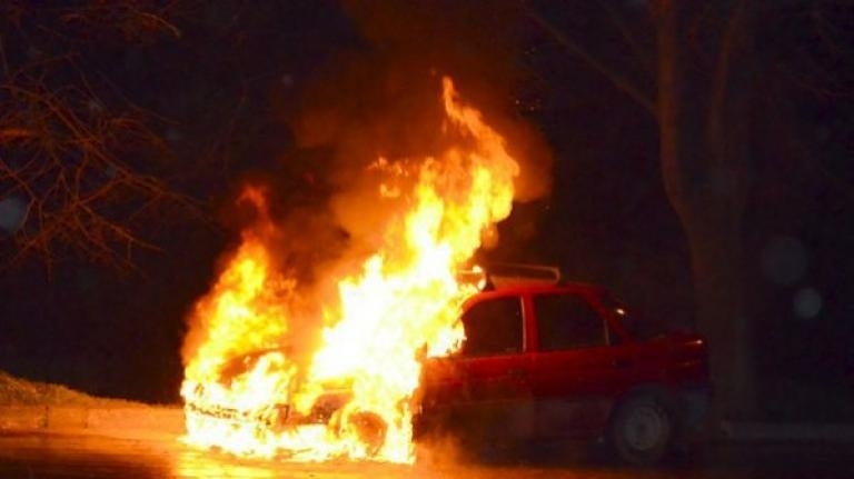 Лек автомобил е горял в монтанското село Замфирово съобщиха от