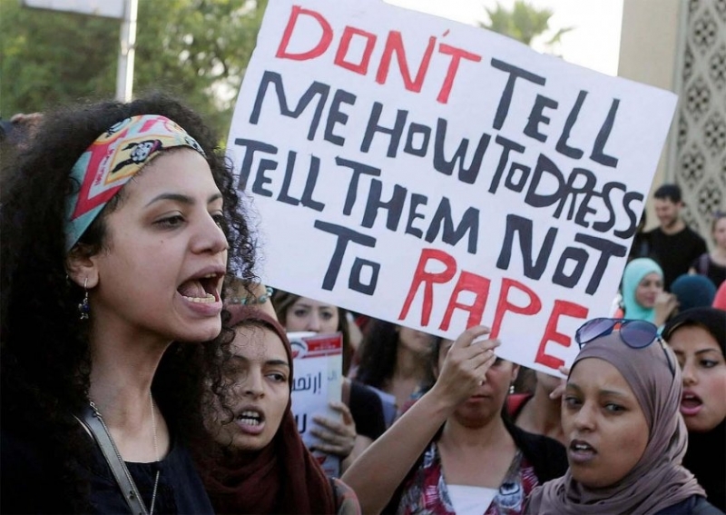 Египетският парламент увеличи наказанията за сексуален тормоз над жени, предаде