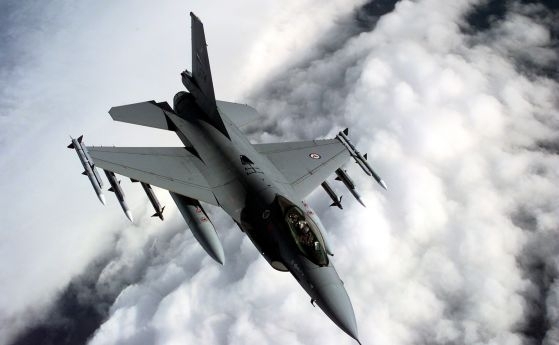 Норвегия се готви да прехвърли самолети F-16 на Украйна. Става