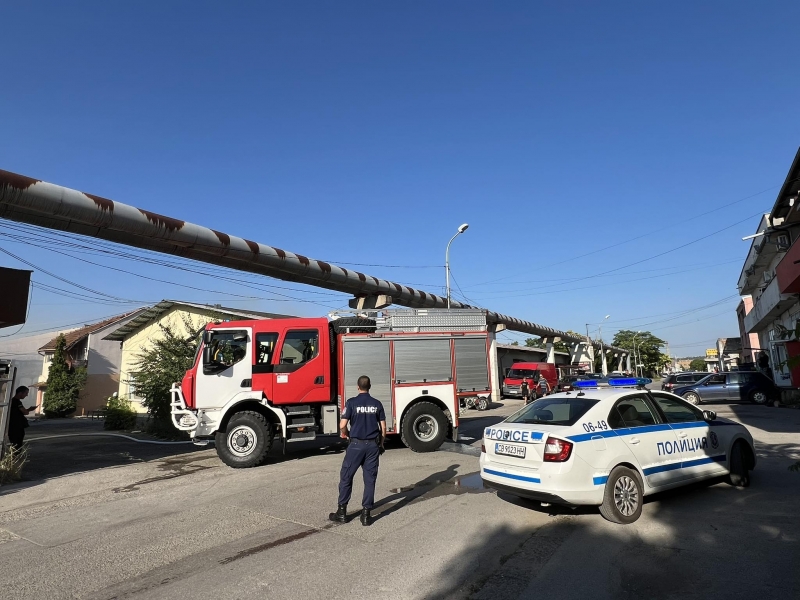 Голям пожар бушува в ОКС то във Враца в момента видя