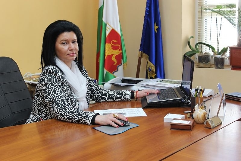 Разследваната от прокуратурата и КНКОНПИ кметица на Козлодуй Маринела Николова