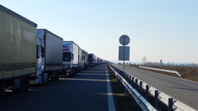 Засилен е трафикът на Дунав мост 2 при Видин. За