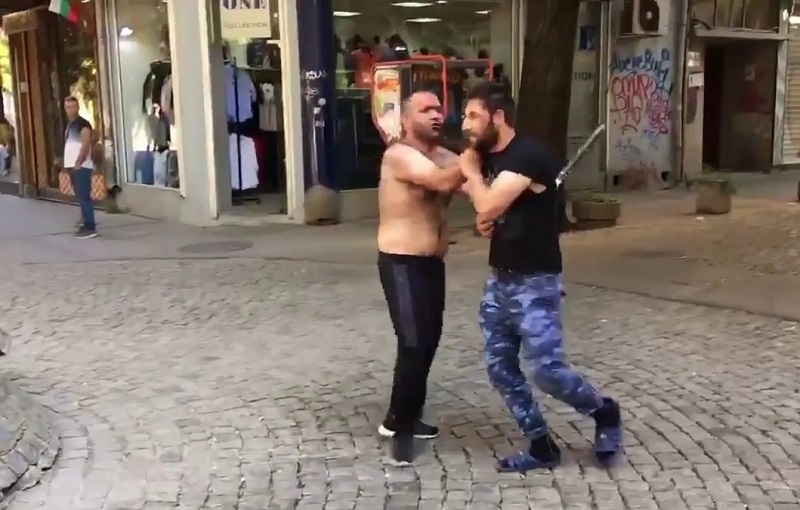 Мъж е бил намушкан при уличен бой в Роман съобщиха