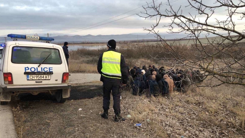 Разбиха група за трафик на мигранти, съобщиха от МВР. Задържани
