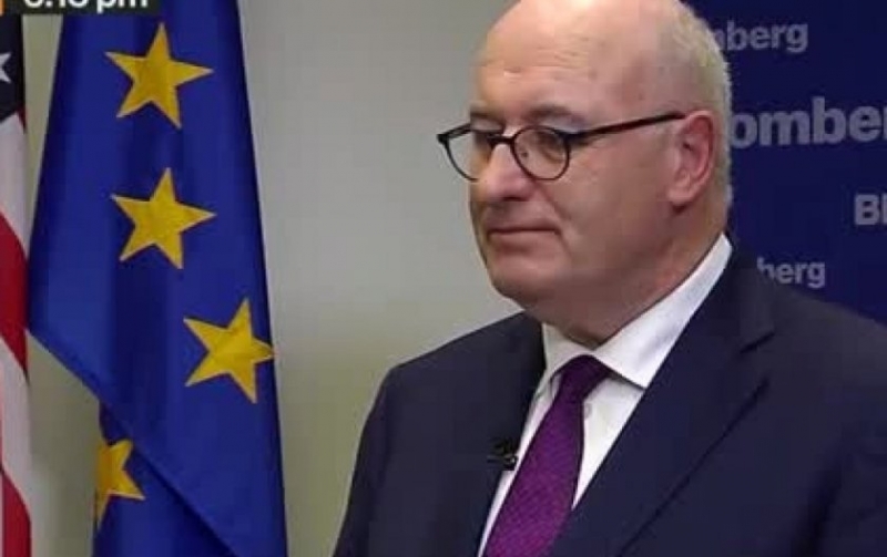 Еврокомисарят по търговията Фил Хоган подаде оставка след скандала Голфгейт