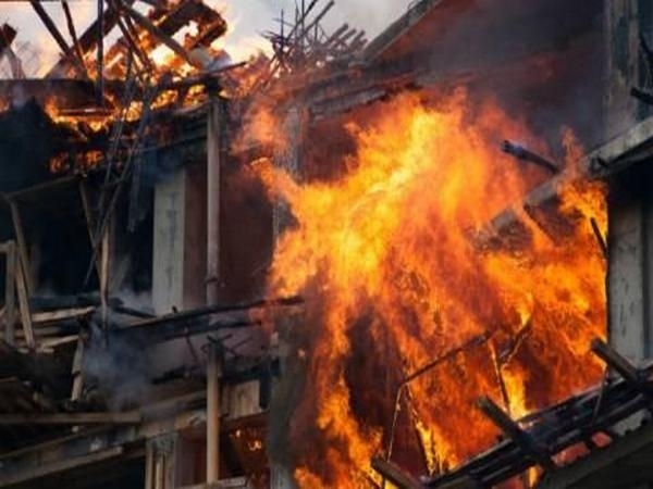 Голям пожар е избухнал преди минути в белослатинското село Бъркачево