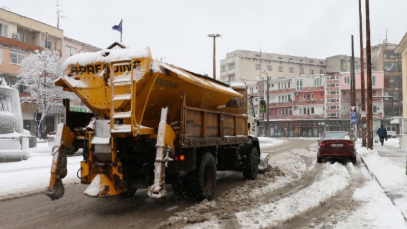 Има определена обществена поръчка за снегопочистване на общинската пътна мрежа