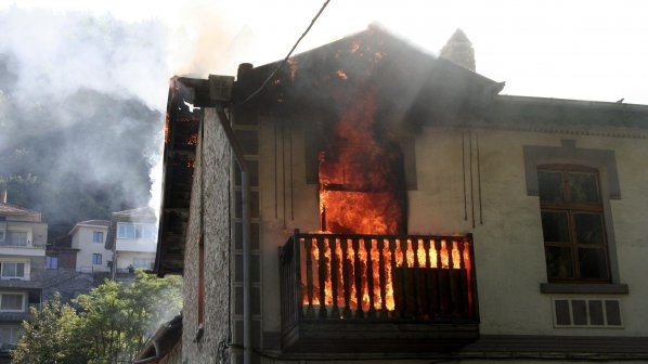 Голям пожар е бушувал в къща във Видинско вчера, съобщиха