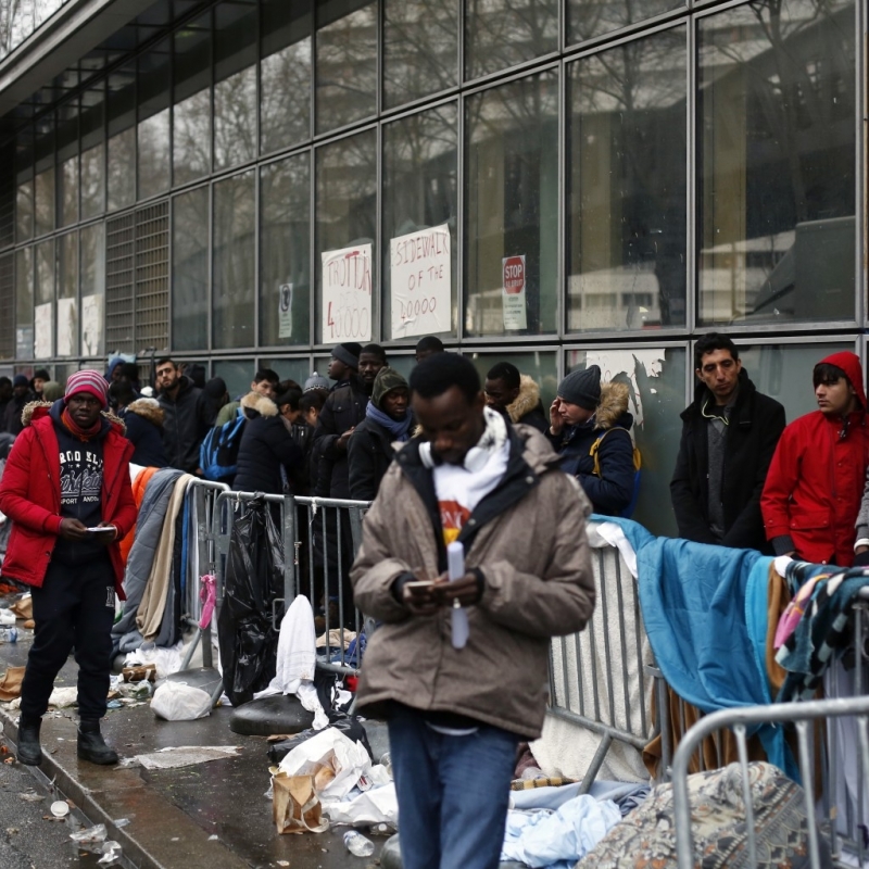 Близо 3000 бездомници са регистрирани в Париж в нощта срещу