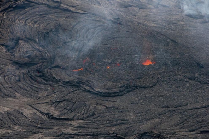 Разтопена лава от изригналия вулкан Килауеа на остров Хавай от вчера