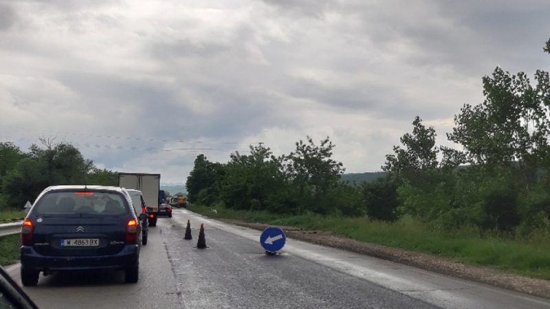 Ограничиха движението по Е-79 между Враца и Монтана, научи агенция
