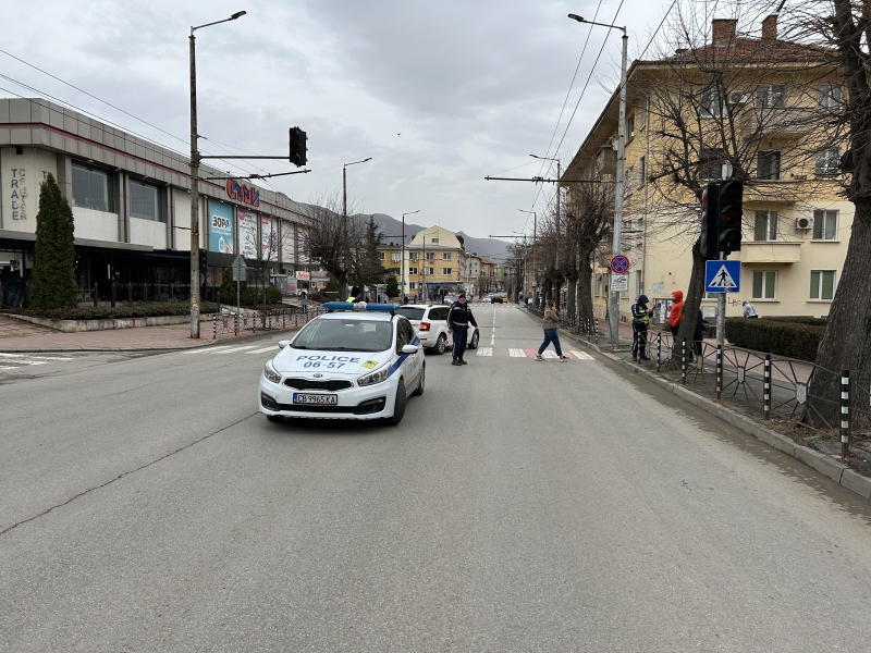 Кола е блъснала пешеходка във Враца видя първо репортер на