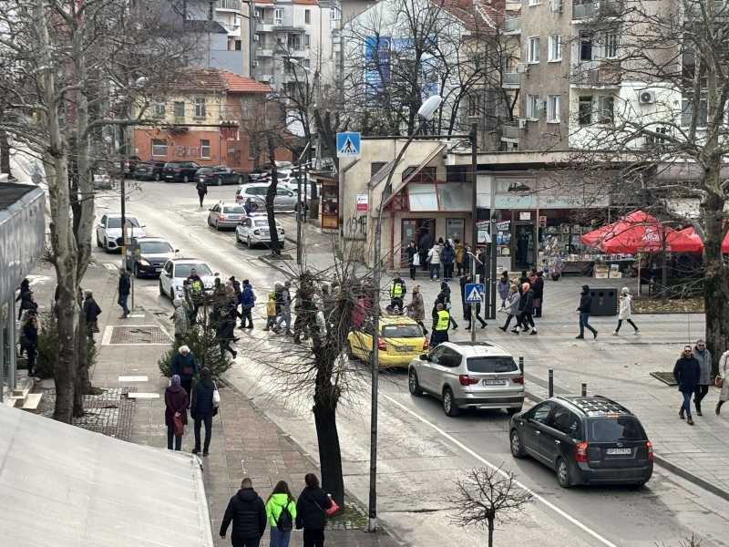 Предпразничен транспортен хаос цари в центъра на Враца видя агенция