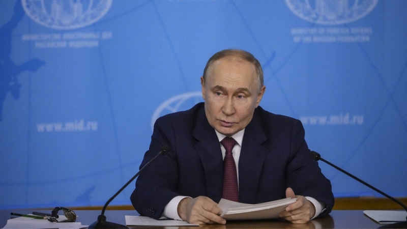Владимир Путин заяви че ще преговаря с Украйна ако украинските