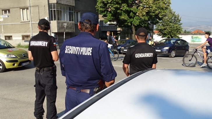 Полицаите в Бяла Слатина са разкрили и арестували наркодилър в
