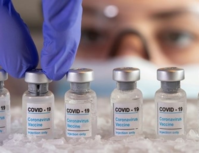 Европейската комисия съобщи че ваксинацията срещу COVID в ЕС ще