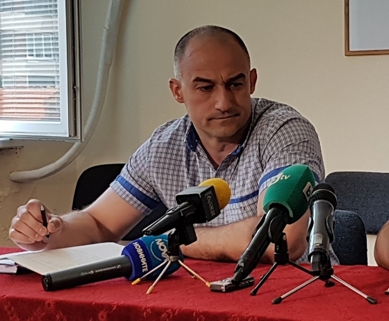 Директорът на полицията във Враца Янко Янколов загадъчно не се